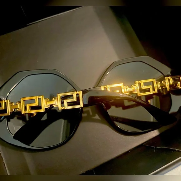 Versace | Accessories | Versace Sunglasses Womens 4395  display picture 1